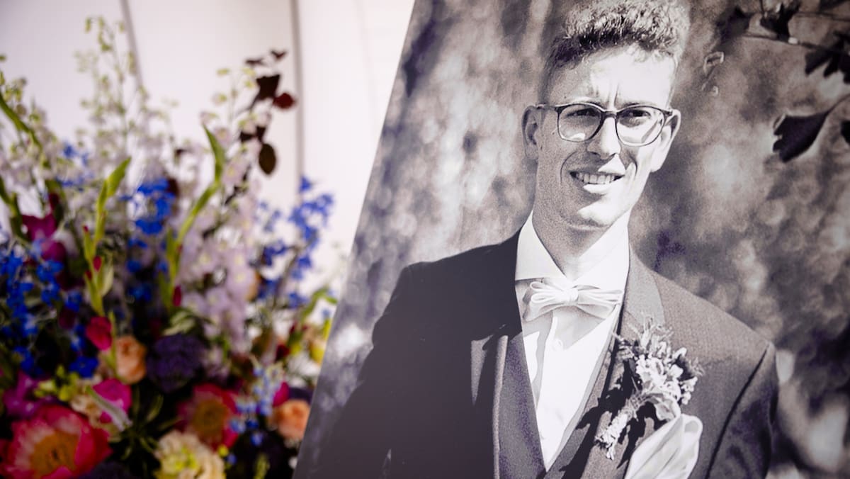 Memorijalna ceremonija na Albuli: Tour-de-Suisse-Tross čini Gino Mäder na scenu nesreće