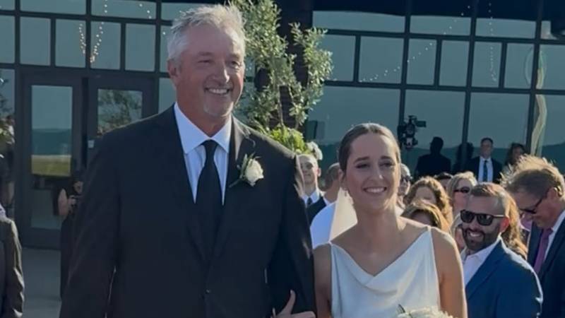 Kći Tonija Kukoča oduševila je vjenčanicom po uzoru na haljinu Carolyn Bessette-Kennedy