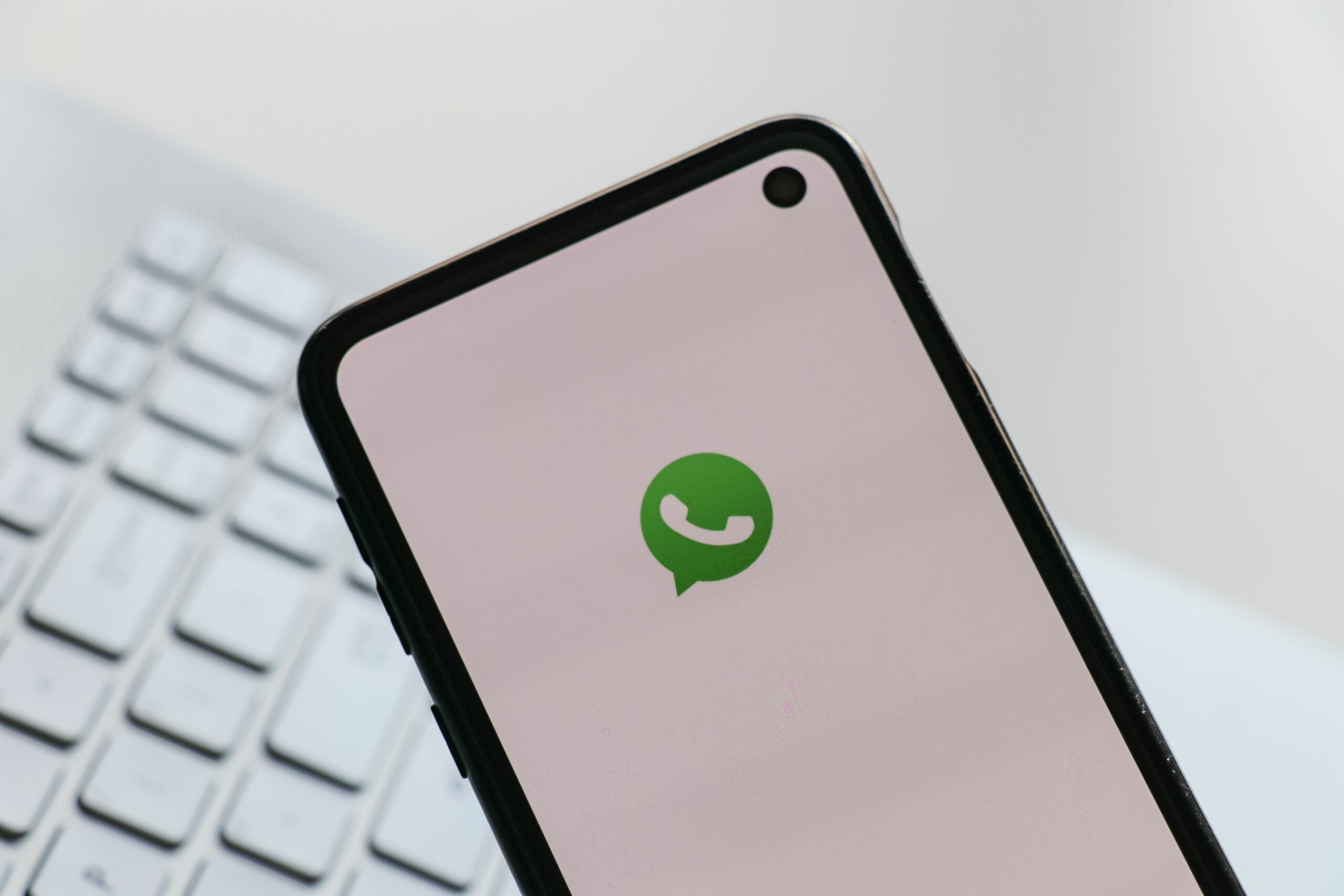 Meta uvodi oglašavanje na WhatsAppu