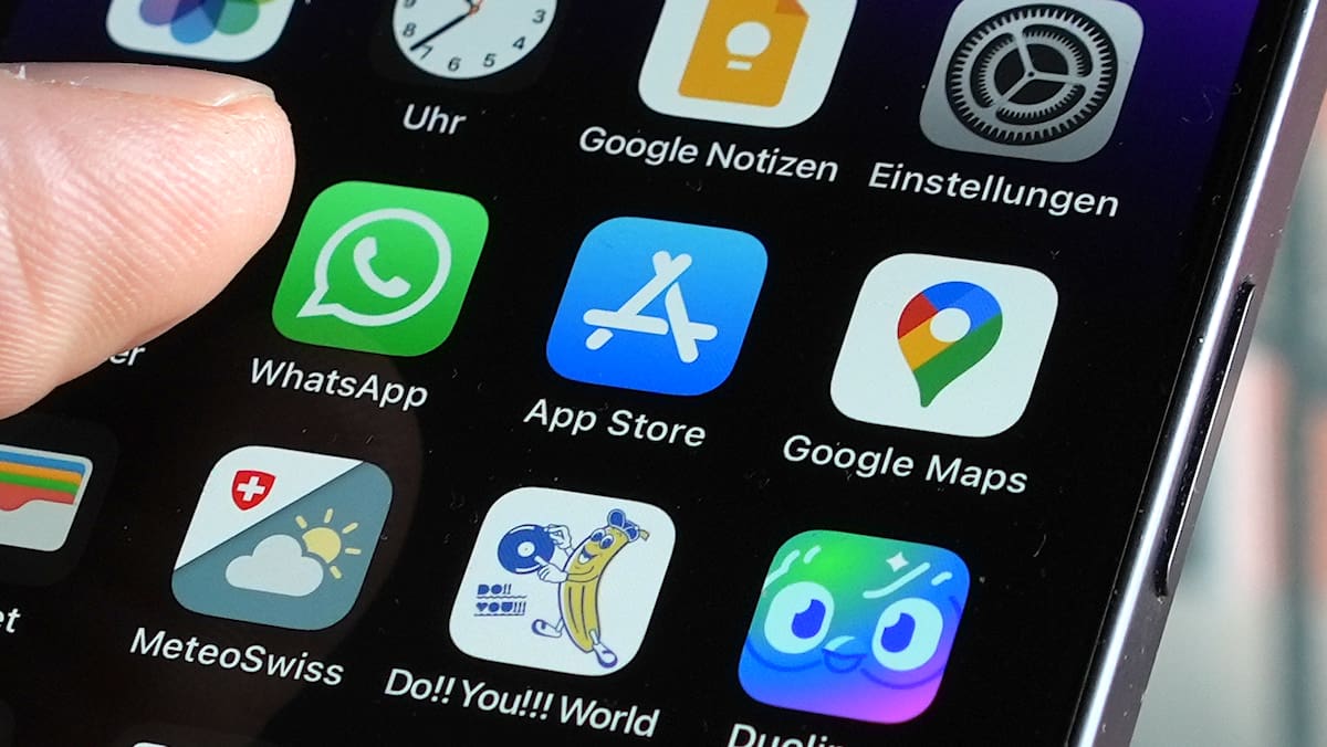 Meta Breaks Obećanje: WhatsApp sada pokazuje oglašavanje u glasniku
