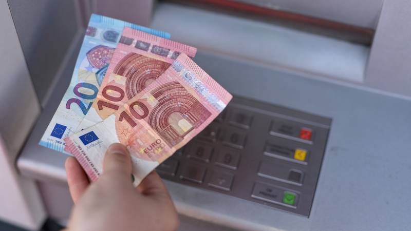 Glazbena prijevara u Istri: Žena ostala bez 7500 eura, mislila da joj poruke šalje poznati pjevač