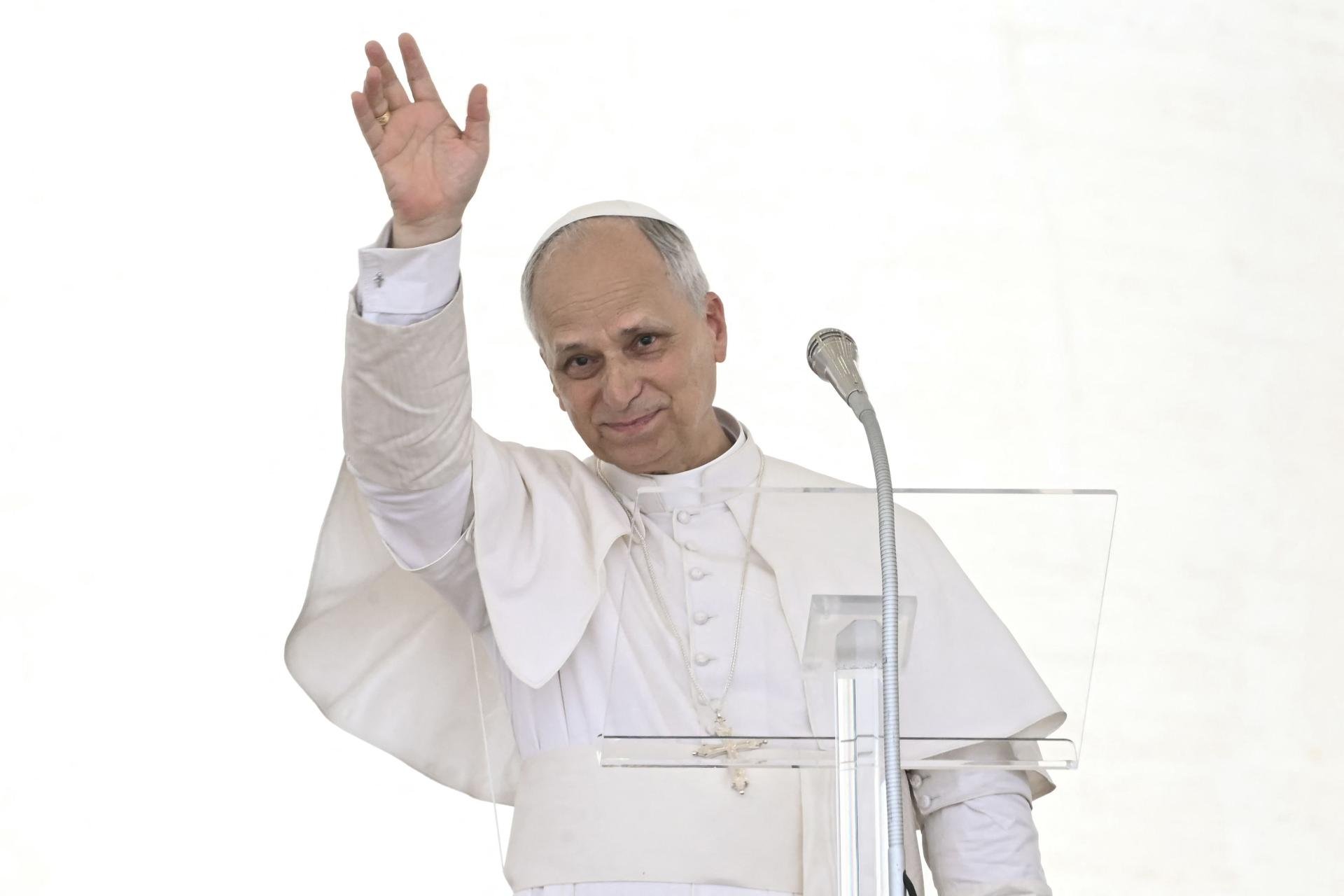 Otkriveno da je papa Lav XIV. u srodstvu s Hillary Clinton, ali i s Angelinom Jolie, te jednom pjevačicom i pjevačem