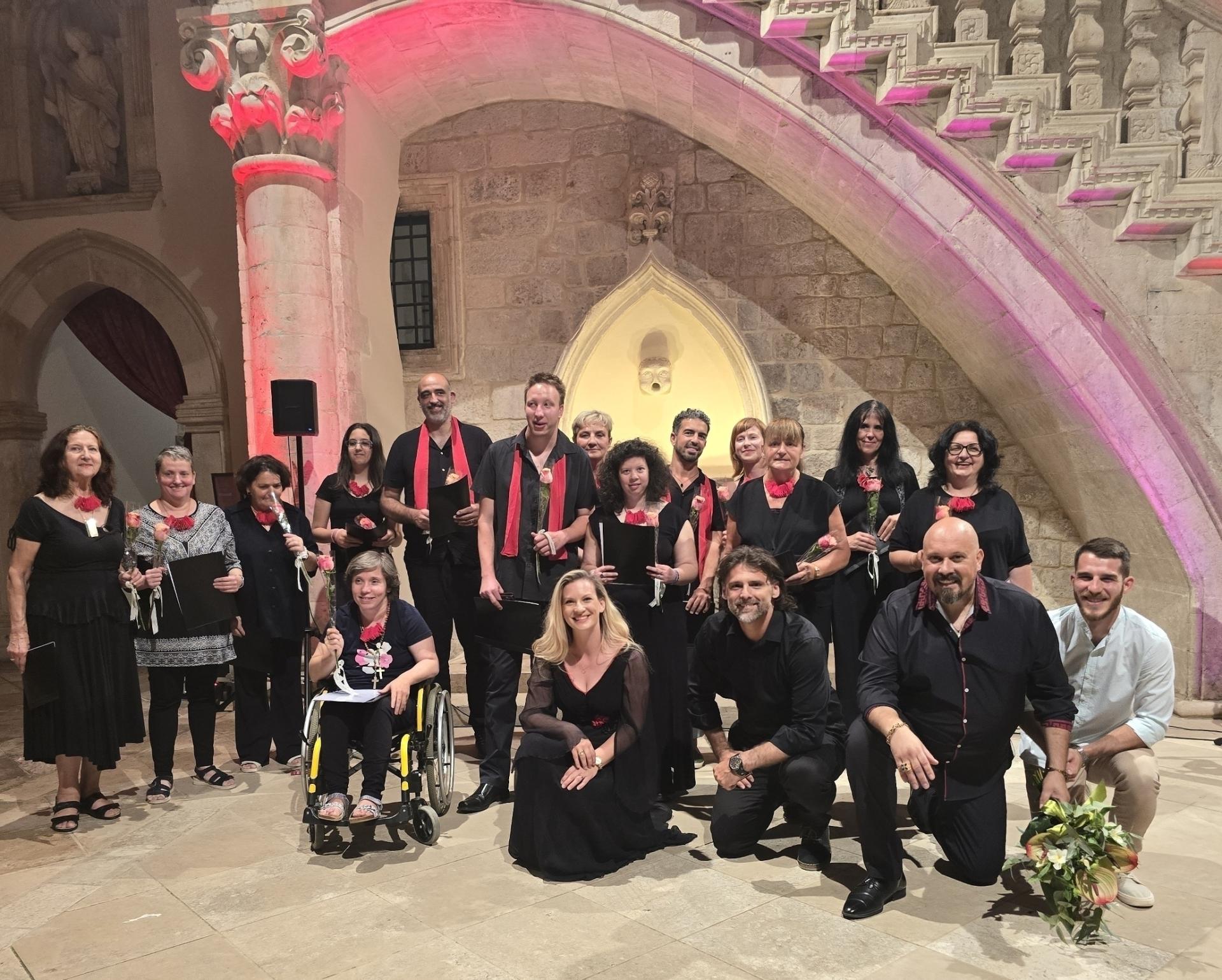Emocijom ispunjen koncert Festivala Sentimento “Return to Croon” oduševio publiku u Kneževu dvoru