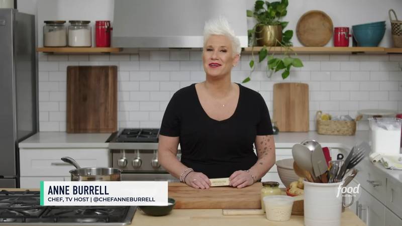 Preminula poznata kuharica Anne Burrell u 56. godini