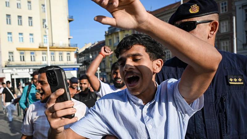 FOTO Kakva euforija u Zagrebu! Indijci mahali svom premijeru dok je pio kavu s Plenkovićem