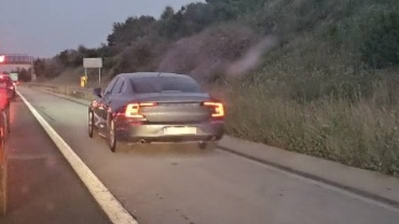 ‘Zbog nesreće na A1 vozimo se mic po mic, ali pametnjakovići su odlučili po zaustavnoj traci!’