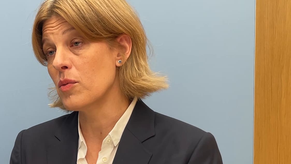 Članica Uprave SNB -a Petra Tschudin o smanjenju kamatnih stopa: “Prije nego što krenemo negativno, pogledajmo situaciju”