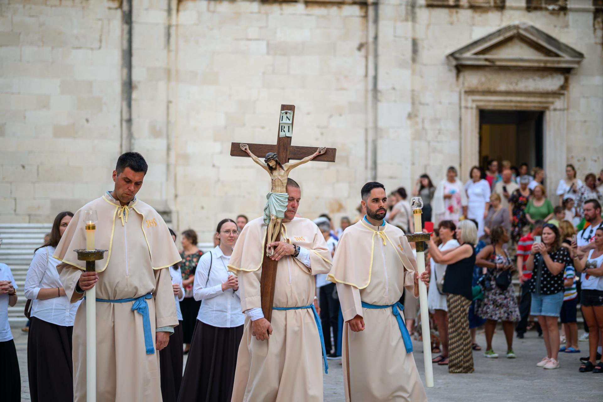 Tradicionalna procesija ulicama grada na blagdan Tijelova