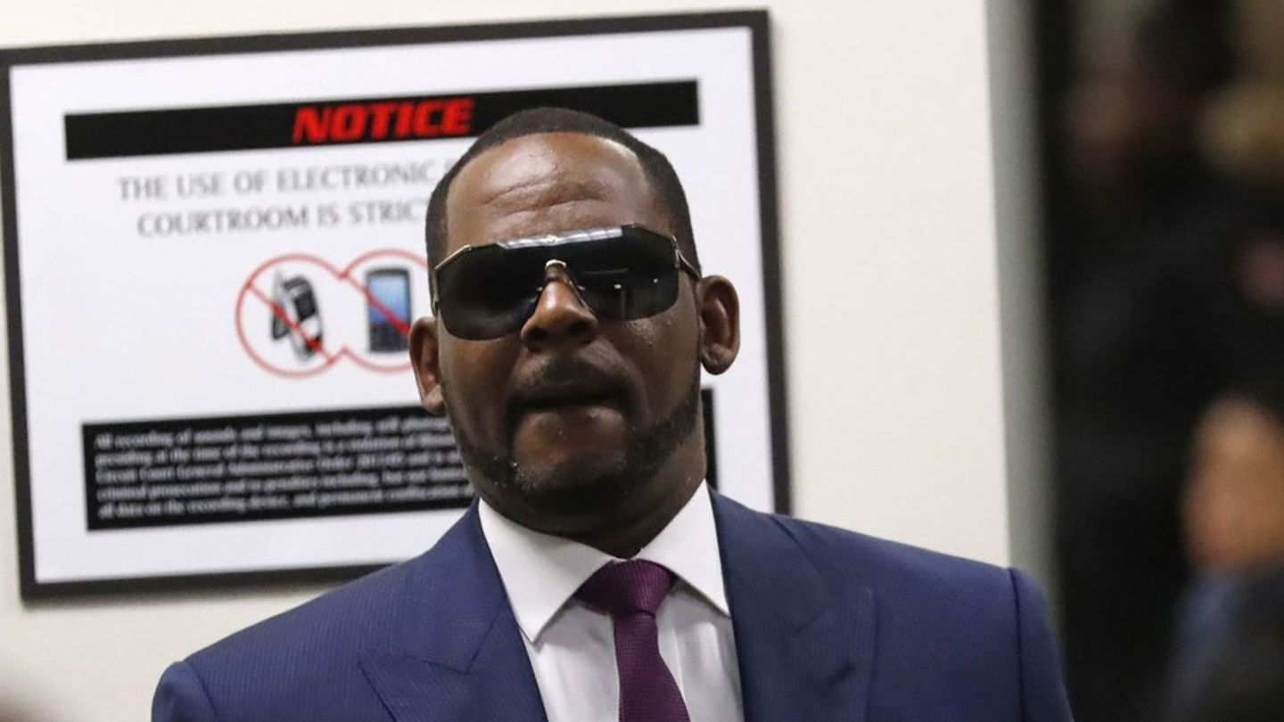 R. Kelly: Sud odbacuje hitnu prijavu