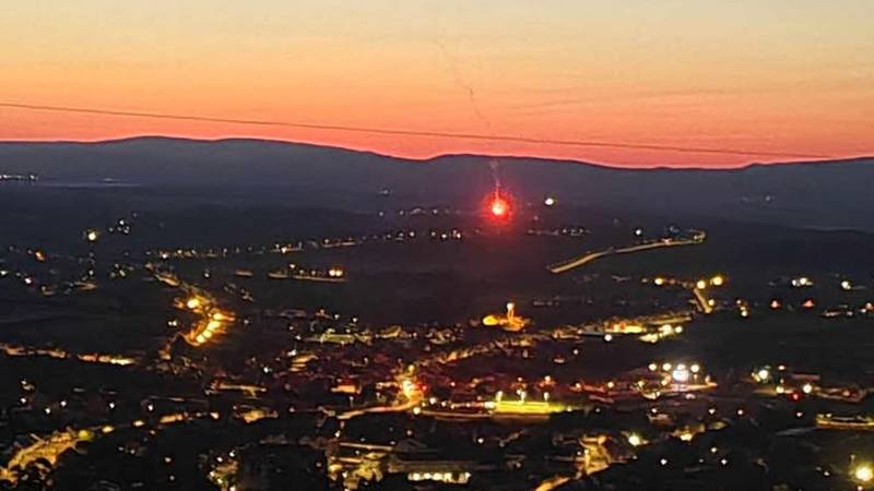 FOTO Vatrena kugla na nebu uznemirila Požežane. Prijavili su i potres: ‘Bilo je baš glasno!’