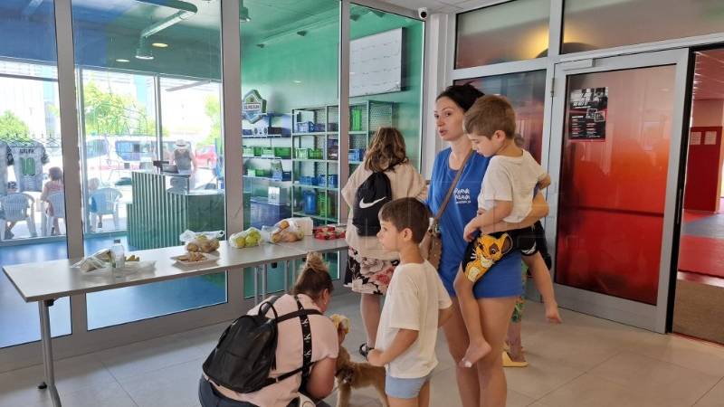 Poljski turisti pomažu gasiti strašan požar u Dalmaciji