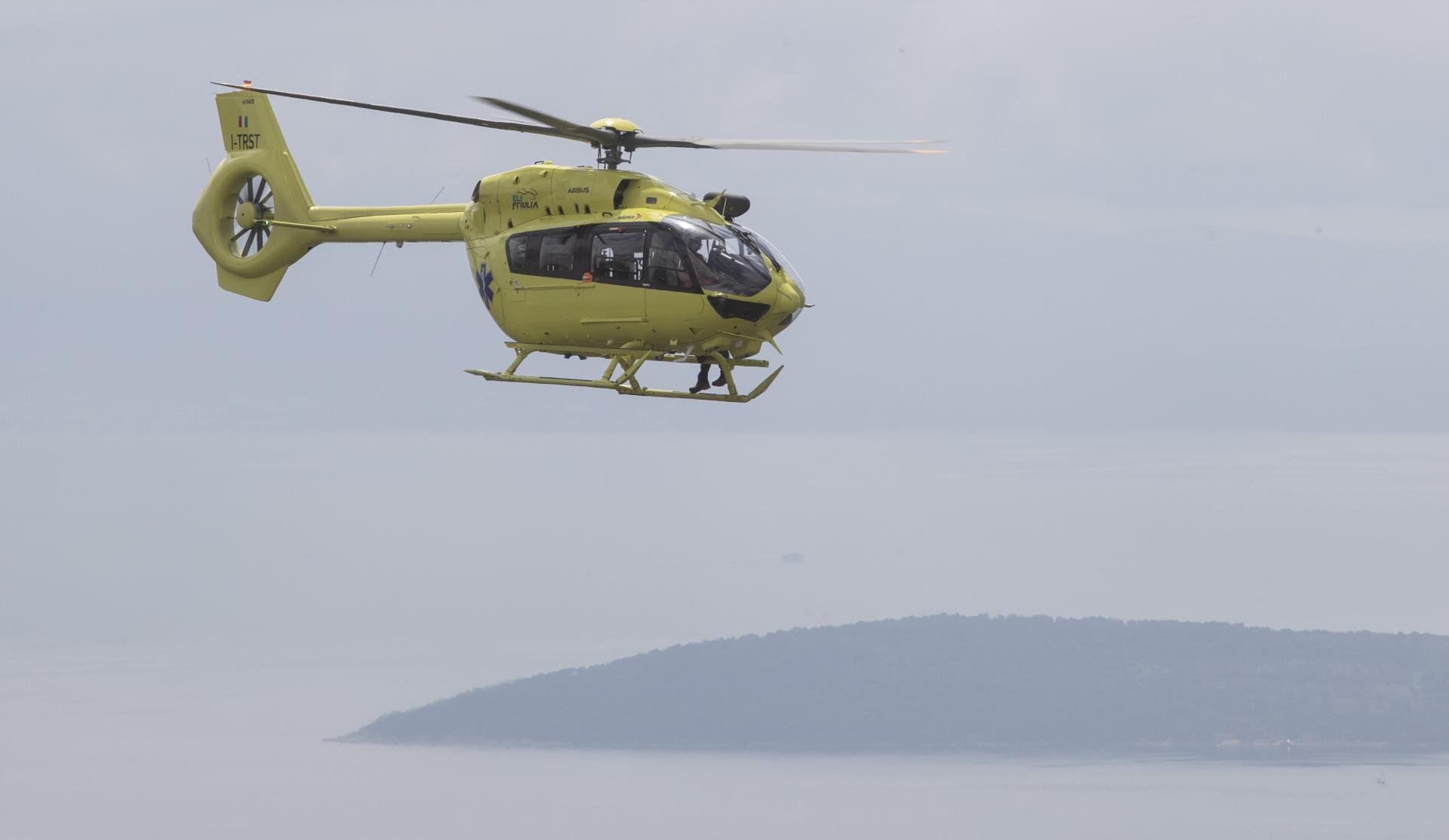 Na Pelješcu pao paraglajder: dignut helikopter, pilot zadobio teške tjelesne ozljede
