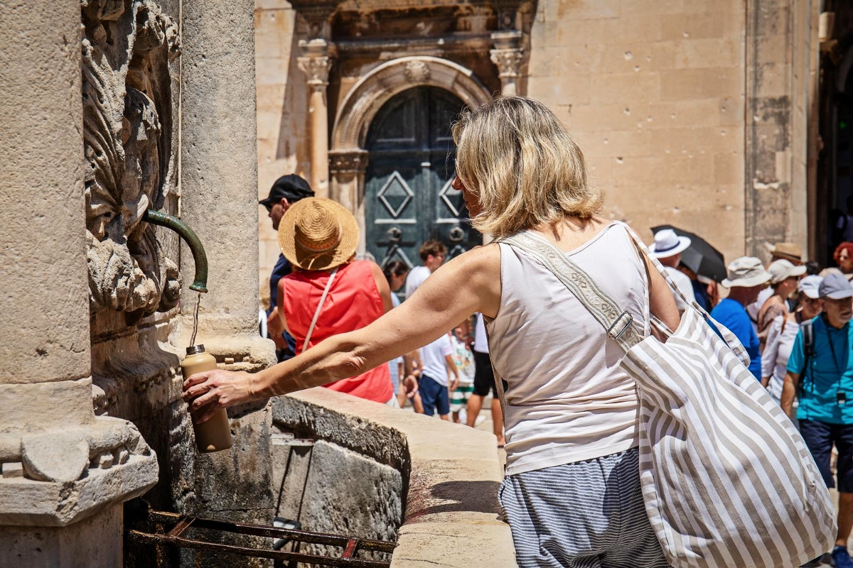 Stiže toplinski val, temperature će ići i do 37°C. Za tri grada upaljen crveni alarm