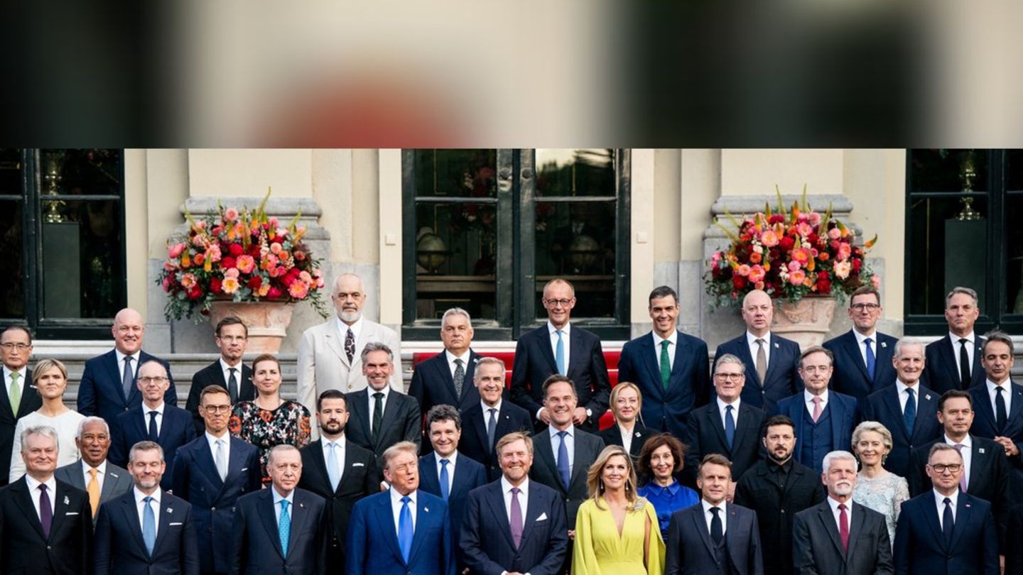 King Willem-Alexander: Grupna fotografija u Haagu