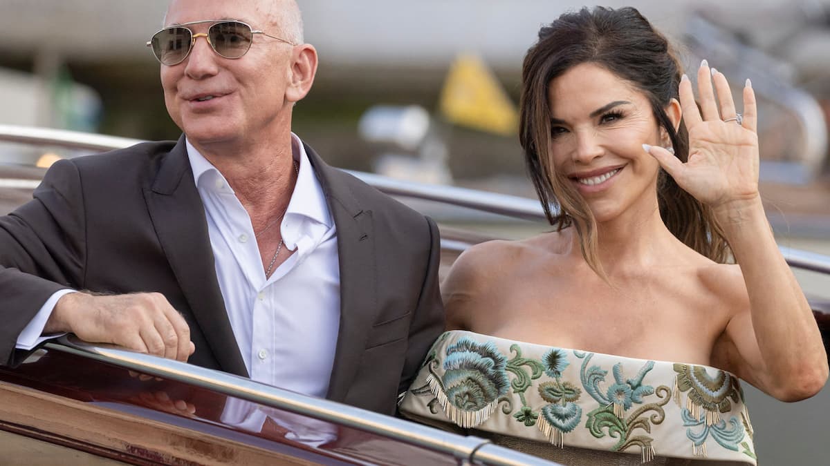 Na vjenčanju: Jeff Bezos daje Lauren Sánchez izuzetno skupu ogrlicu