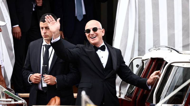 Mladoženja s osmijehom od uha do uha: Bezos uoči vjenčanja s Lauren pozirao fotografima
