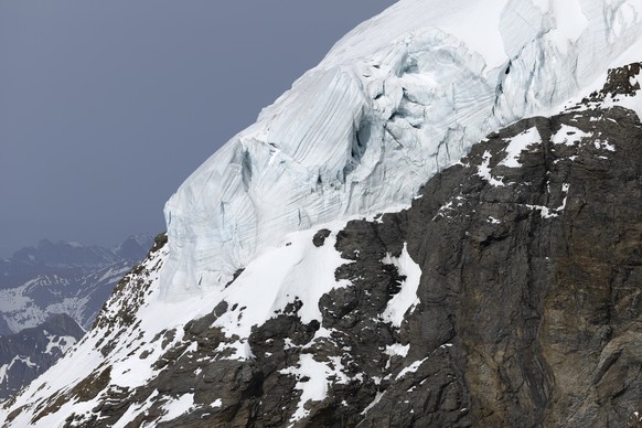 Helikopter u Oberaletschletscher vs srušio se – mediji govore o mrtvoj osobi