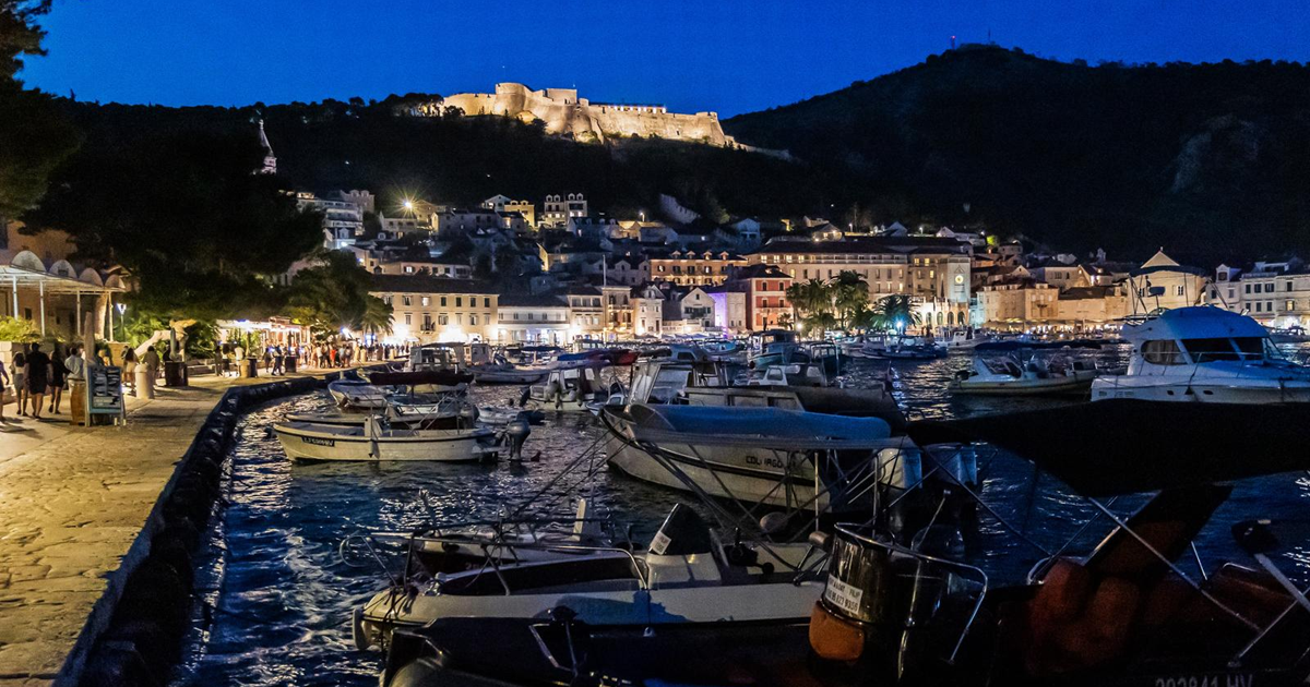 Vruća noć u Dalmaciji. U ponoć bilo iznad 30 stupnjeva