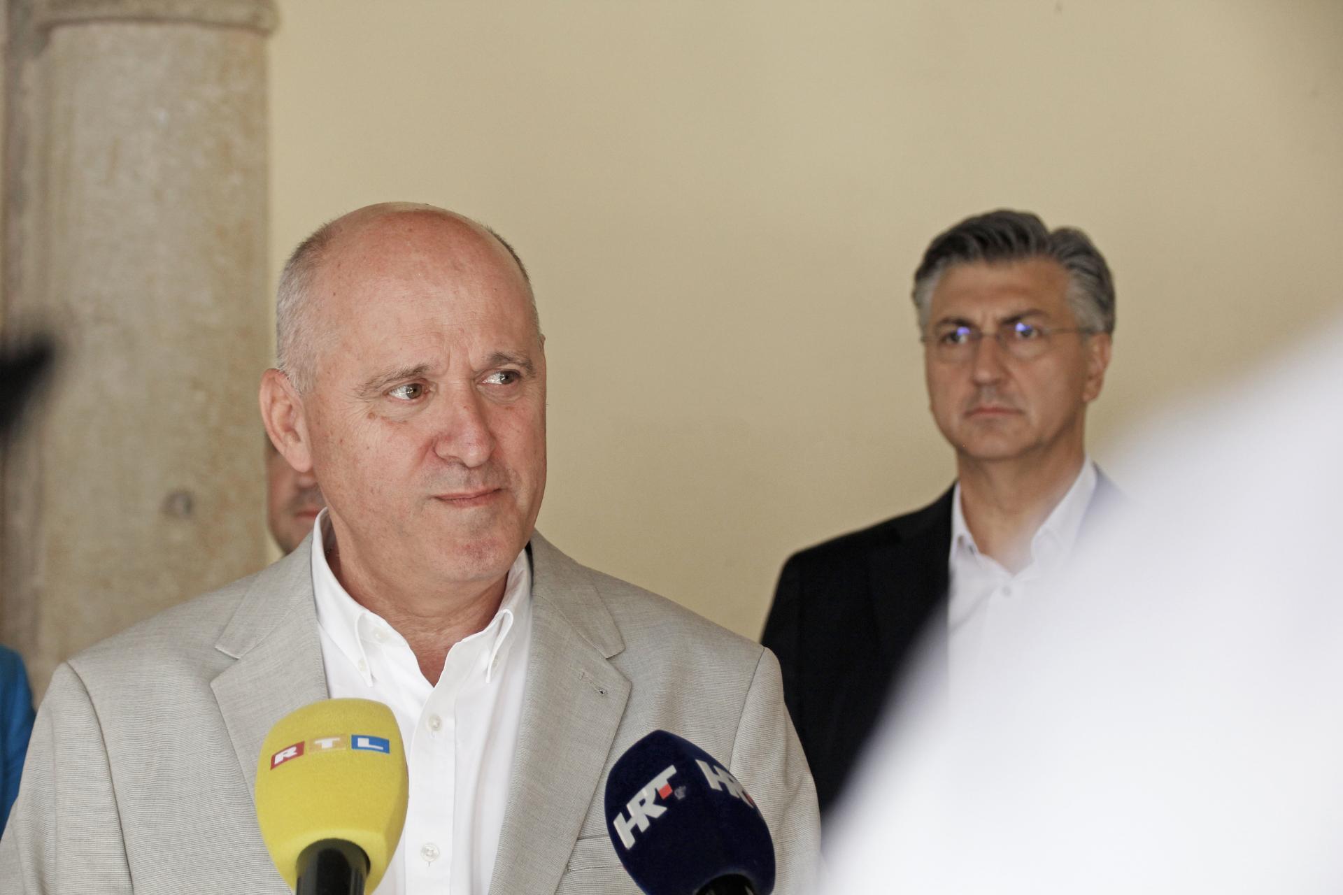 Bačić najavio: ‘Uklonit ćemo spomenike i natpise koji vrijeđaju nacionalne, vjerske ili moralne osjećaje‘