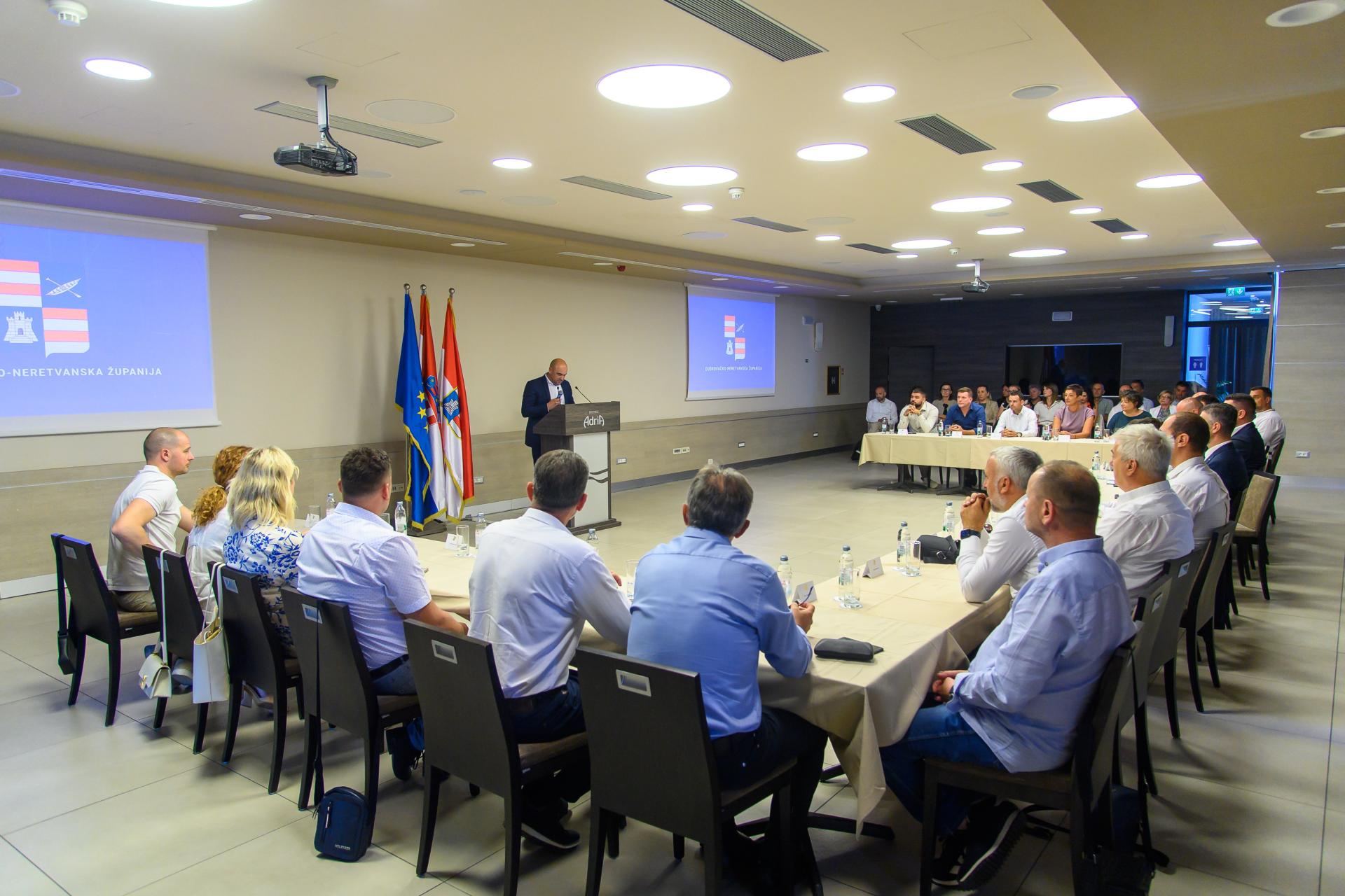 Dubrovačko-neretvanski župan Blaž Pezo uvodi novu praksu: kolegiji s gradonačelnicima i načelnicima održavat će dva do tri puta godišnje