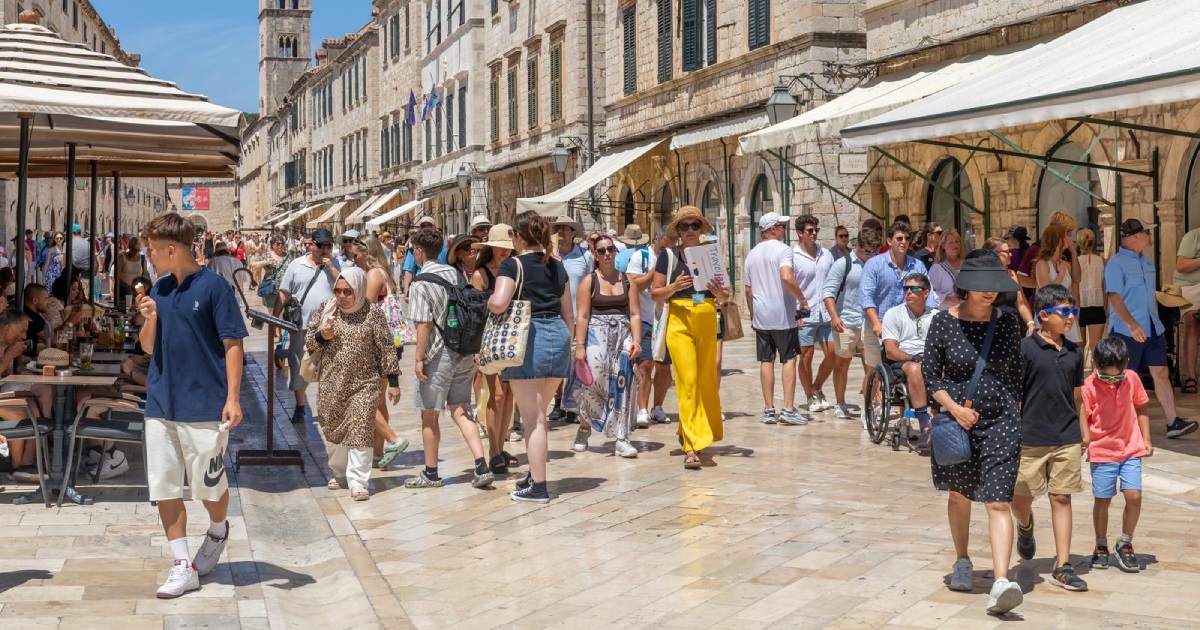Poslodavci: Početak turističke sezone i snažni rast troška rada podigli inflaciju