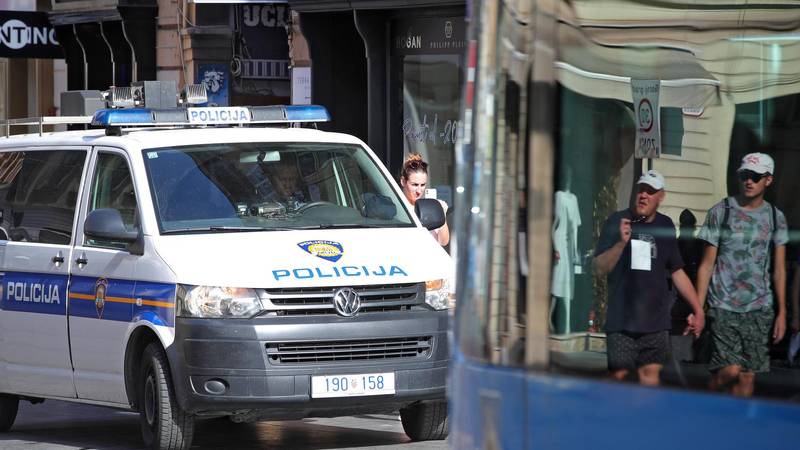 Policajka koju je napao stranac još je u šoku: Marokanac ju je udario šakom i vukao po podu