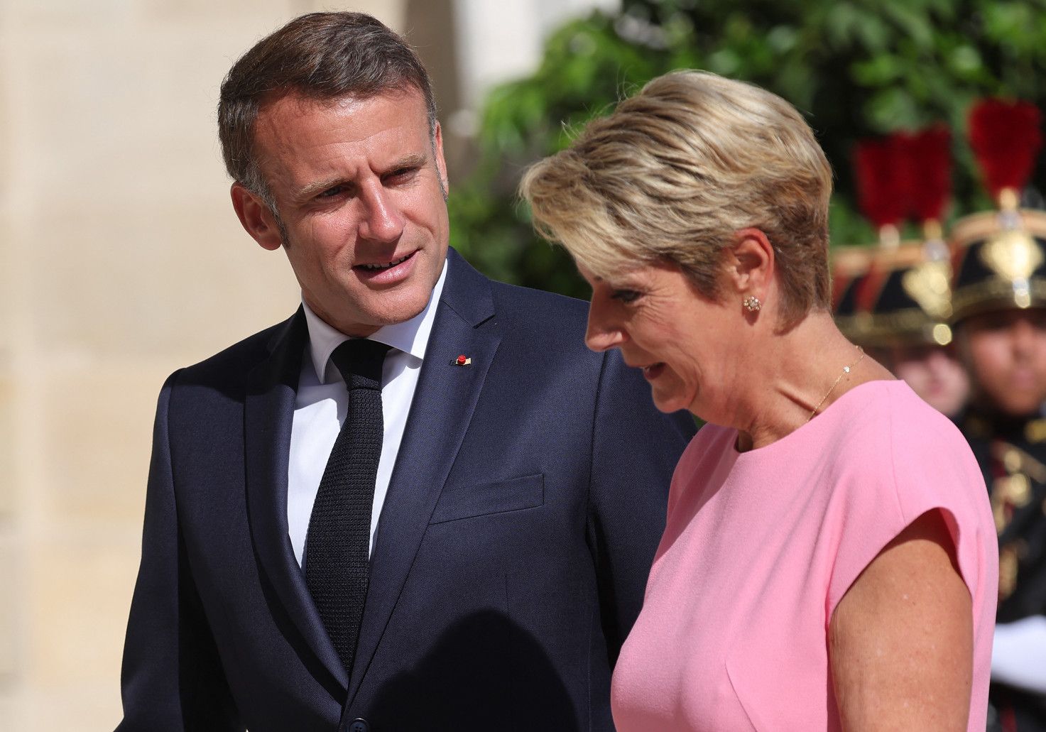 U Élysée-u, Keller-Sutter dobiva potporu Macrona