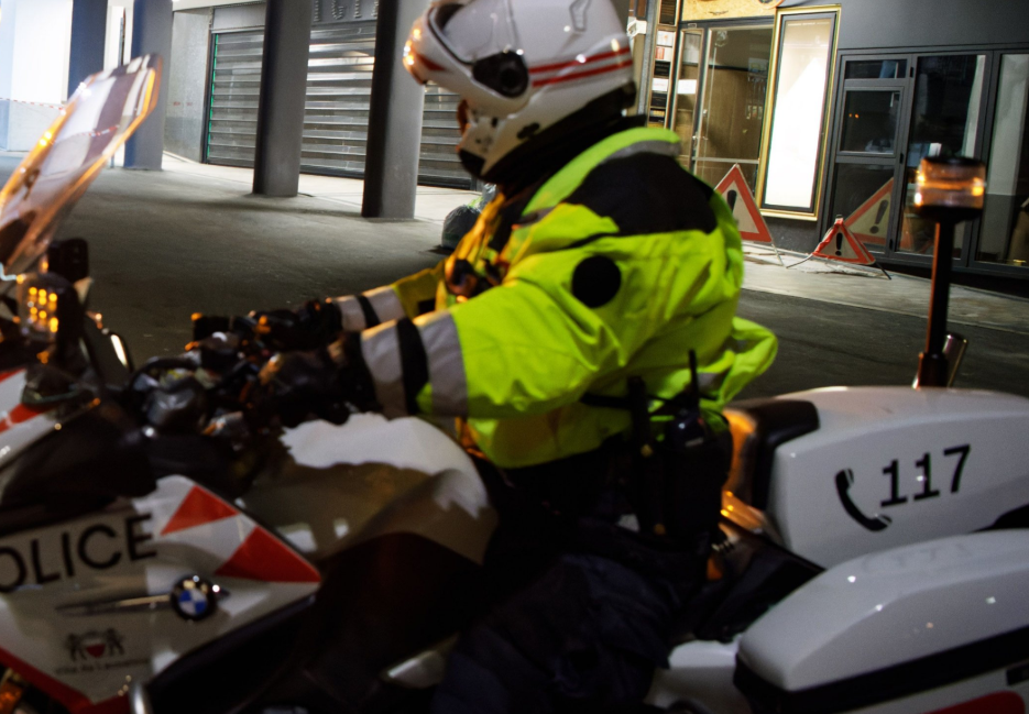 Bez kacige motocikla, tinejdžer od 14 godina bježi iz policije i ubija se