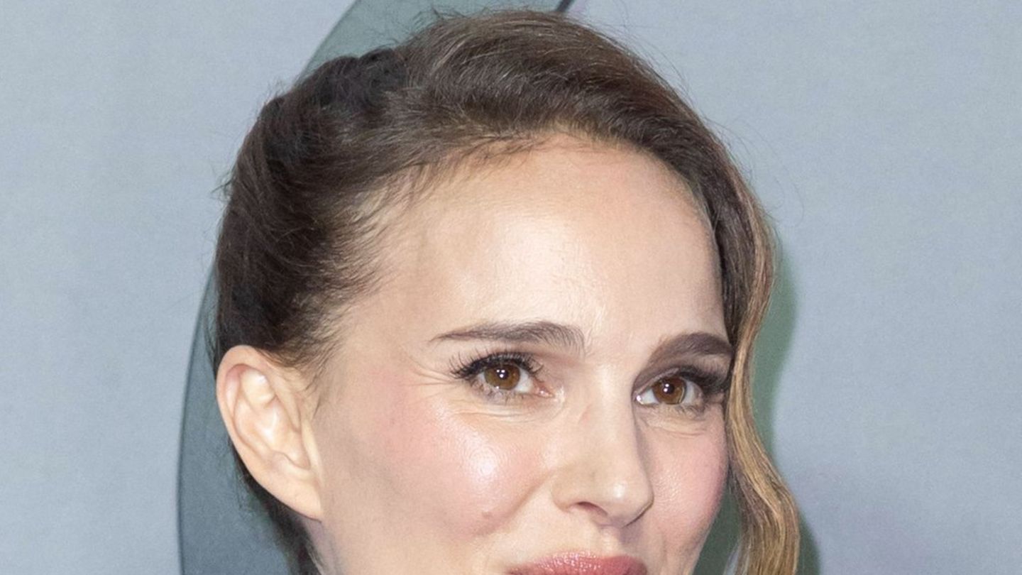 Natalie Portman: Sin iznenađuje Streastera s poznatom mamom
