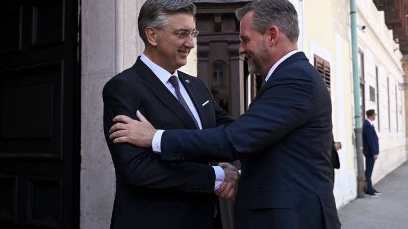 Plenković zahvalio Pellegriniju na pomoći Slovačke u evakuaciji Hrvata iz Izraela…