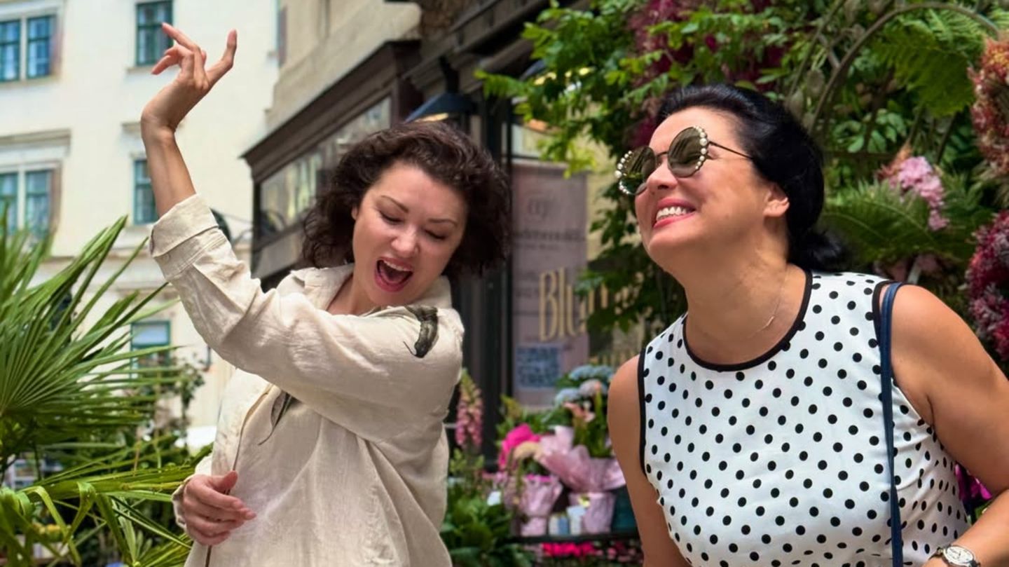 Obiteljska banda: Anna Netrebko se pokazuje sa svojom sestrom