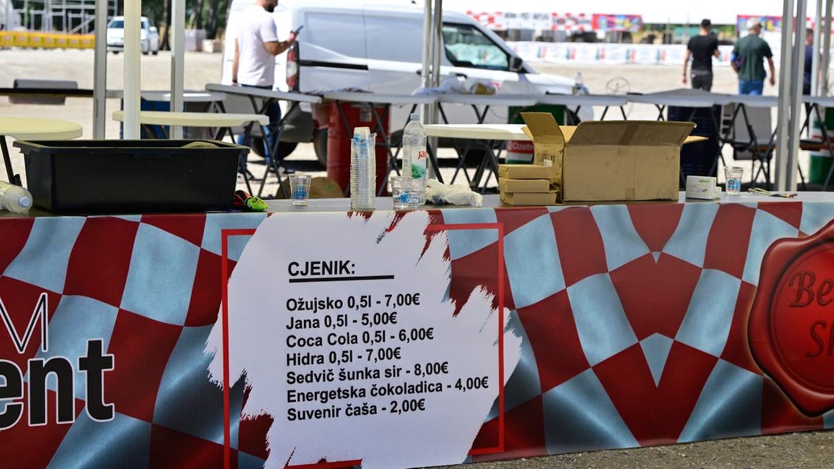 Otkrivene cijene u fan zoni na Bundeku. Voda 5 eura, pivo 7, sendvič 8…