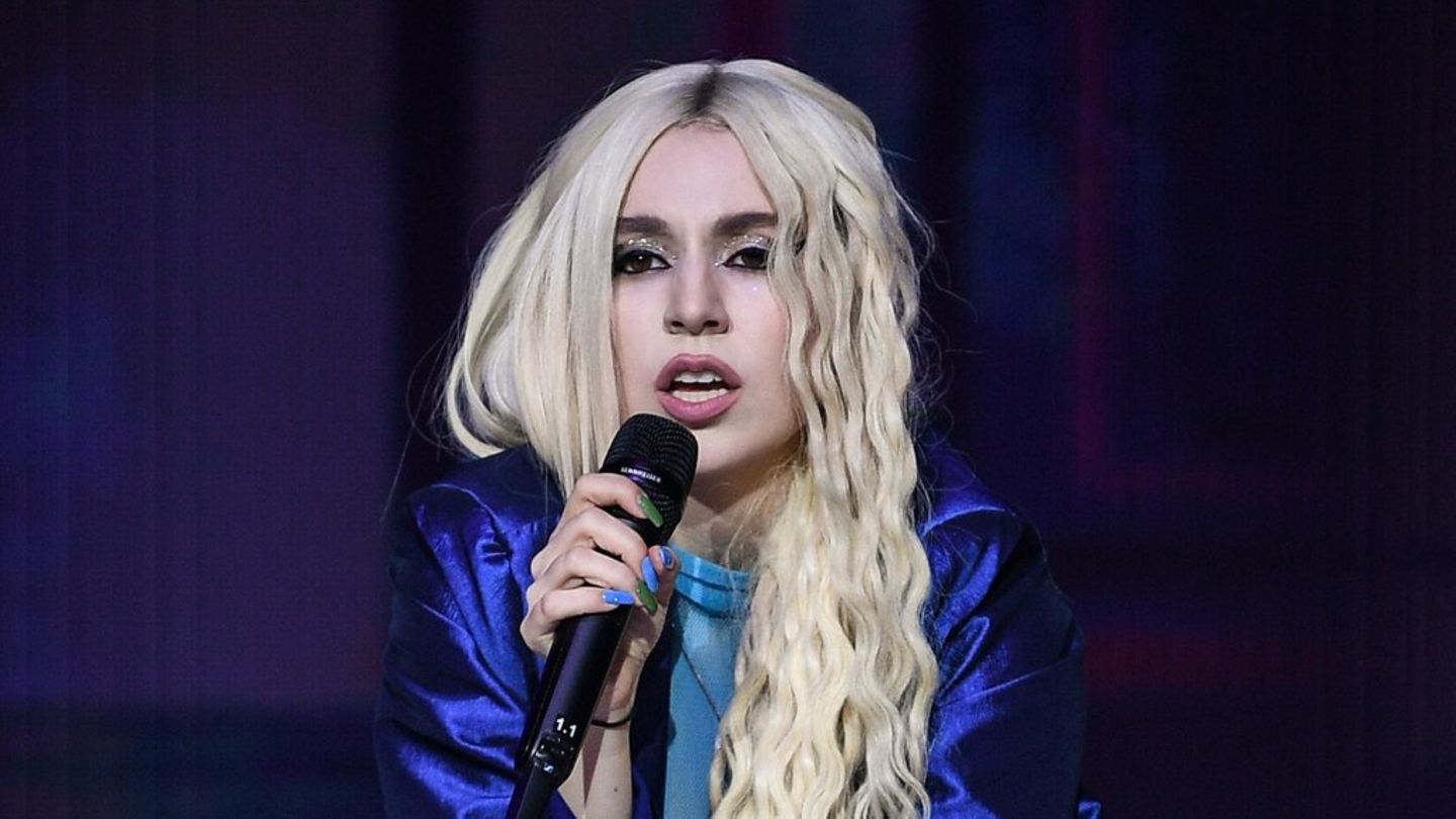 Ava Max: Us pop pjevačica mijenja kompletnu turneju