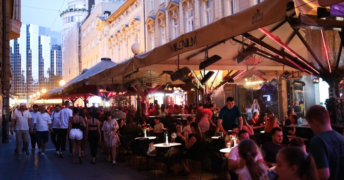 FOTO Neslužbena fan zona u Bogovićevoj ulici uoči Thompsonova koncerta