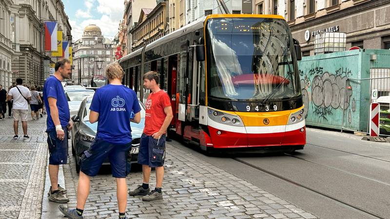 Energetski kolaps u Češkoj: Veliki dio zemlje paraliziran,  ljudi zaglavljeni u liftovima