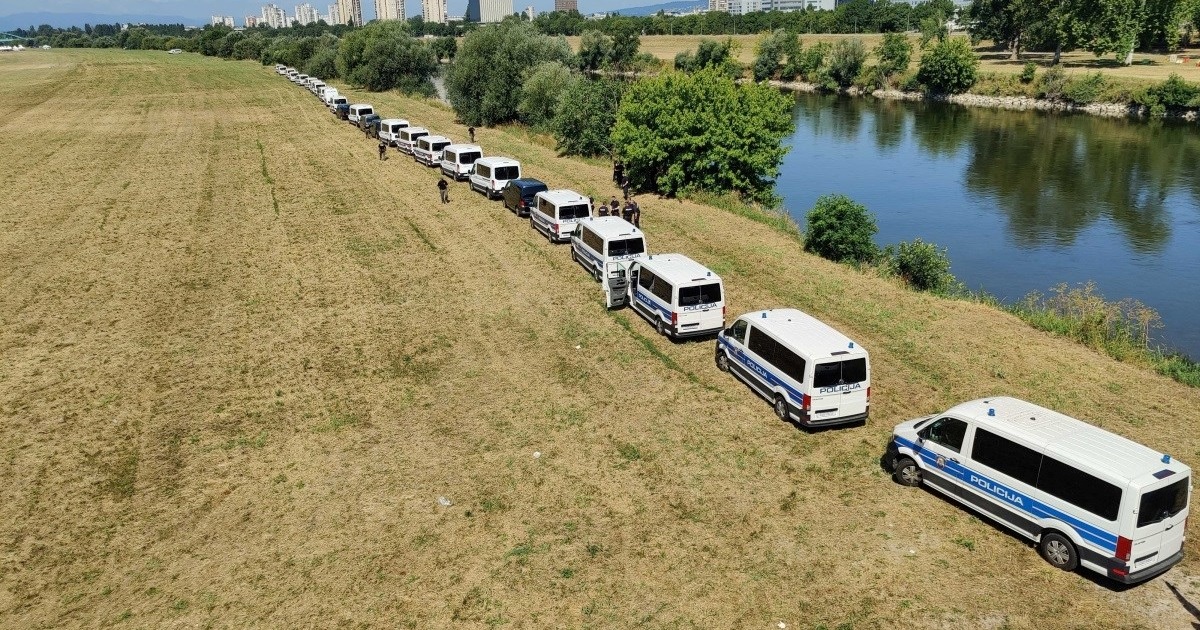 Krcati busevi stižu u Zagreb, pogledajte stanje na cestama. Hrpa policije kod Bundeka