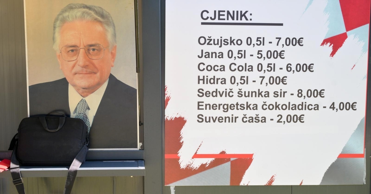 Pogledajte cjenike hrane i pića u fan zoni na Bundeku (na kojoj je i Tuđmanova fotka)
