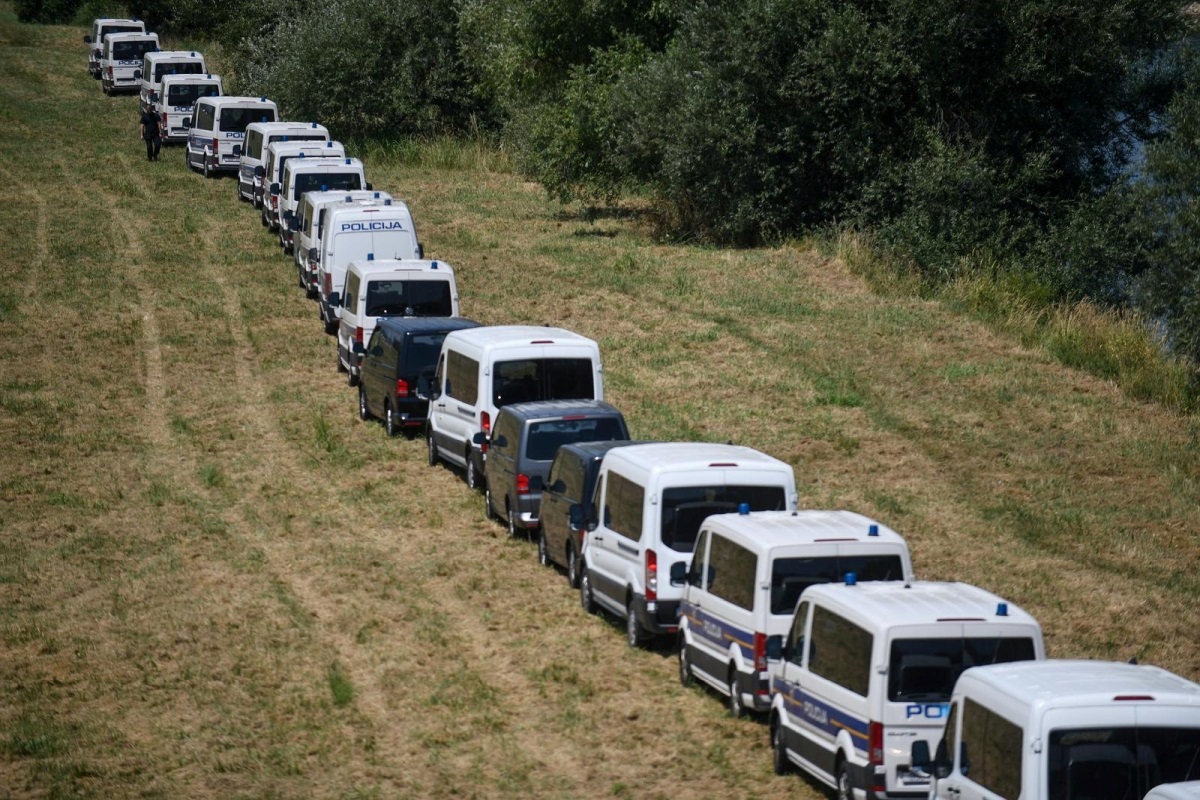 Stižu krcati busevi, policija u pripravnosti. Nema gužvi prema Zagrebu, javio se HAK
