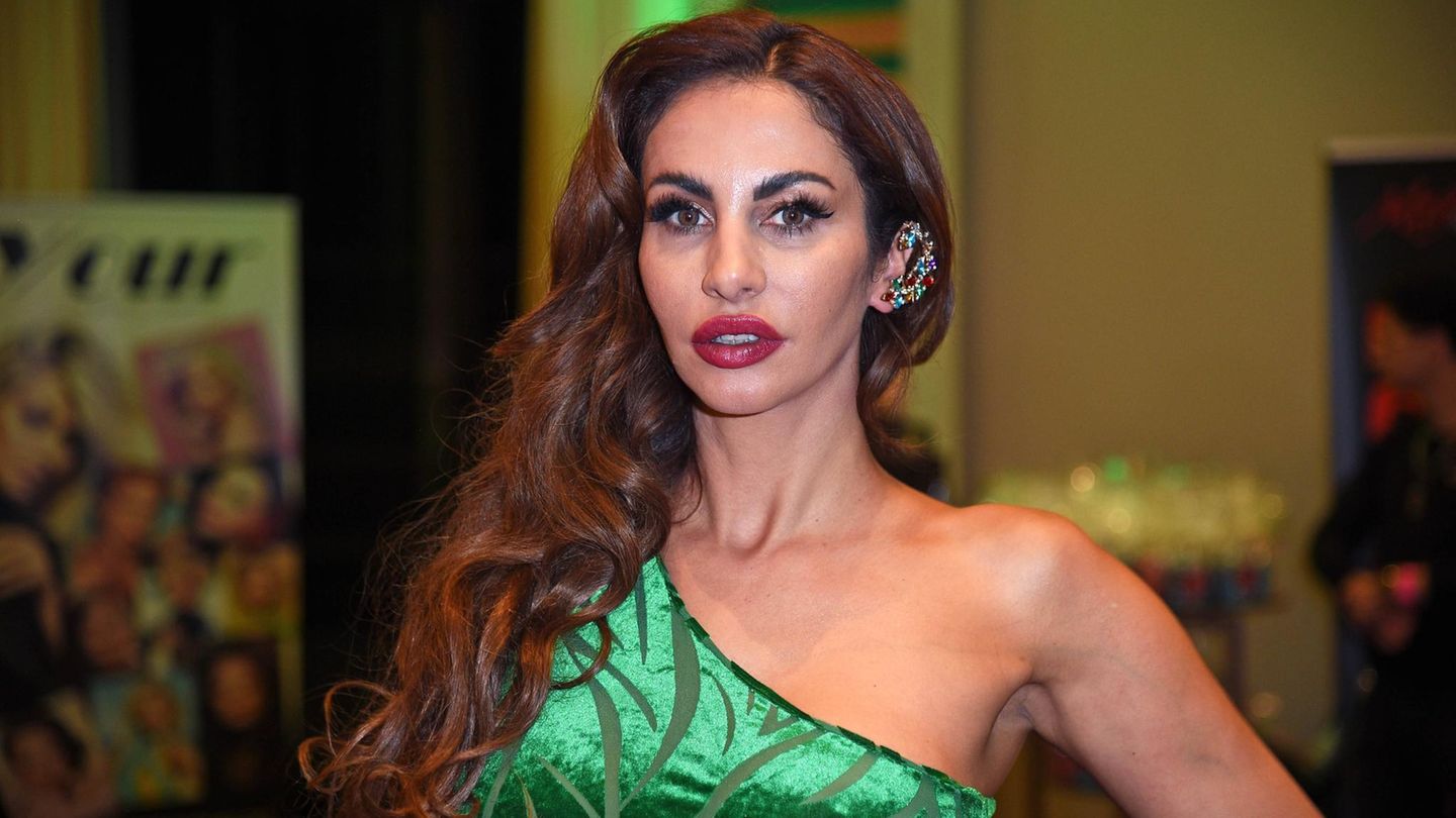 Janina Youssefian: Janina Youssefian oplakuje gubitak svoje majke
