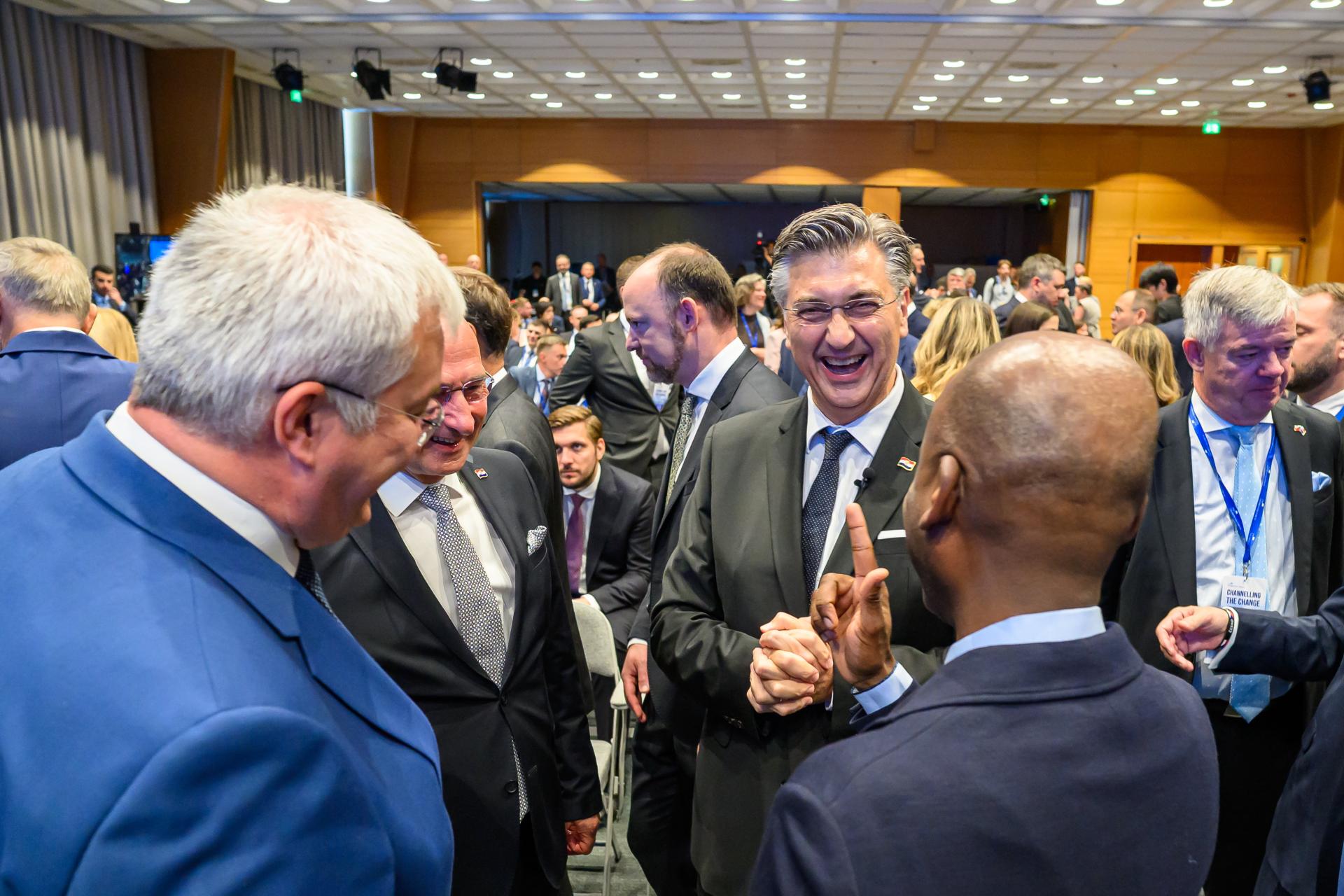 Premijer Plenković: ‘Bilo bi razumno izbjeći carinski rat SAD-a i Europske unije, ako bi se dvije strane dogovorile o rastu ulaganja u obranu do 2035.‘