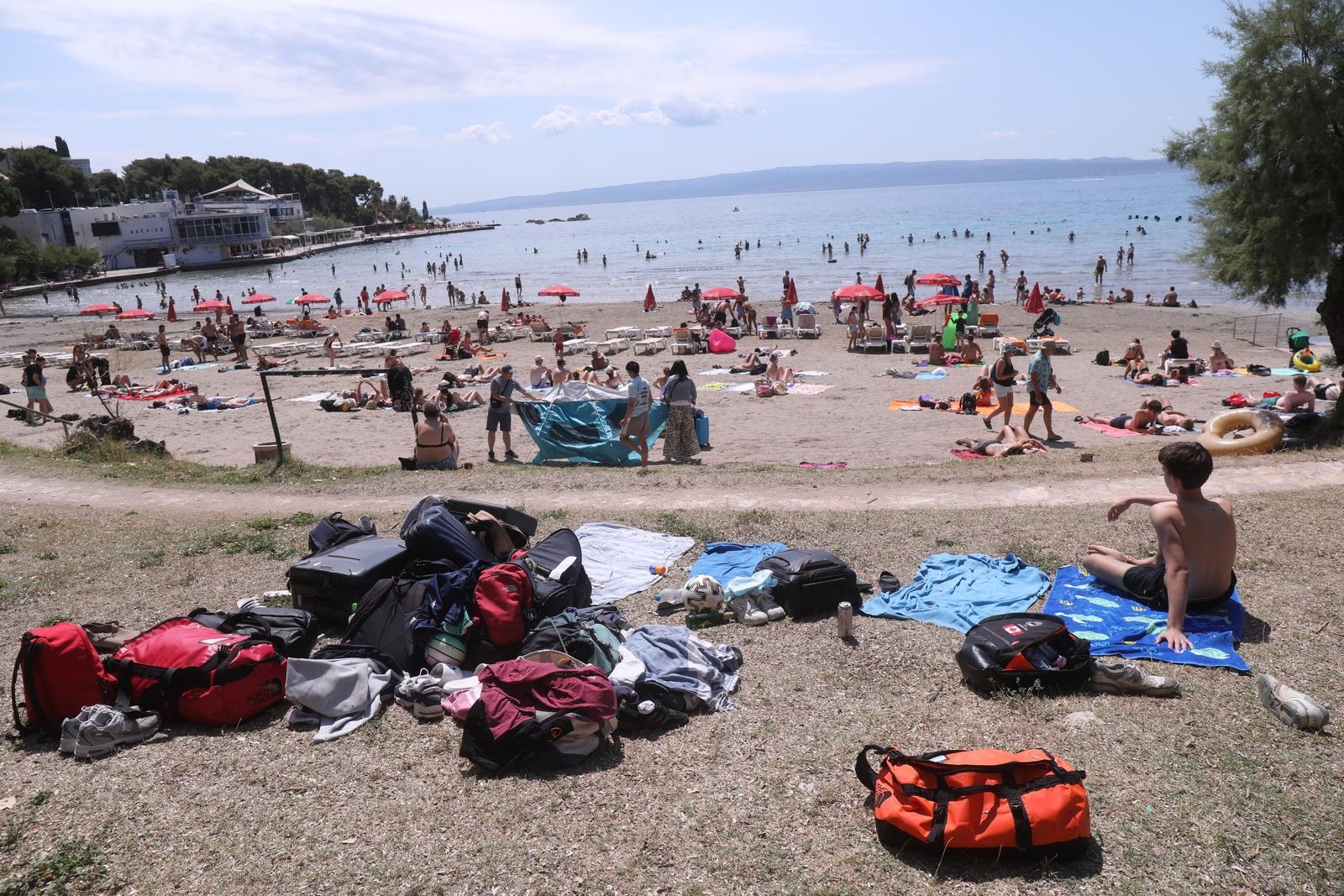 FOTO Partijaneri preplavili Bačvice dok čekaju drugu večer Ultre