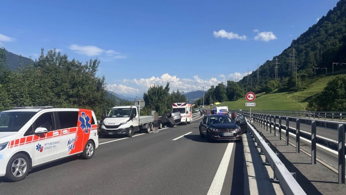 Prometna nesreća: Četiri osobe u slučaju sudara stražnjeg naleta na A4 u neizmjernoj Sz ozlijeđenim