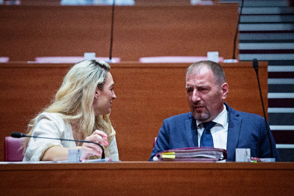Paus traži redovnu trajektnu liniju za Unije i Susak, Puljak za veće ovlasti gradova