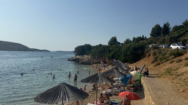 ‘Veslali smo uz obalu kad su nas počeli gađati kamenjem i urlati: ‘Uznemiravate naše kokoši!’