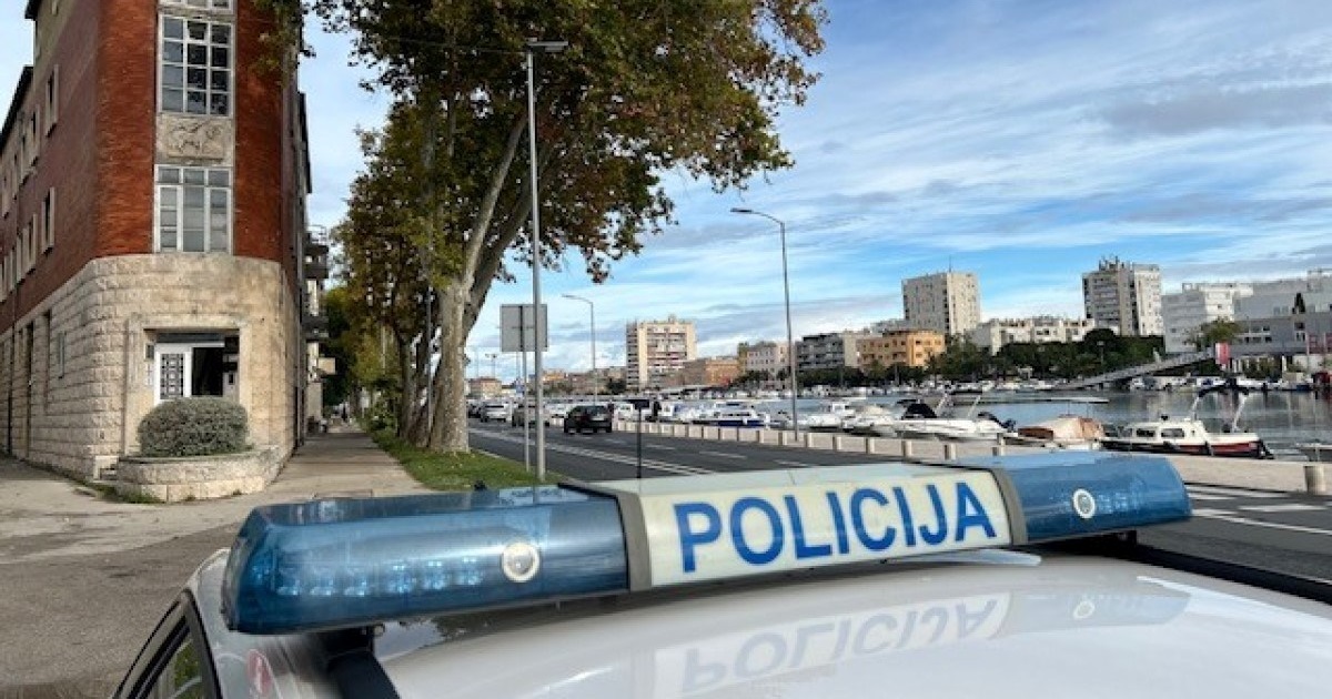 Zadarski policajci iz zapaljene kuće spasili obitelj s dvoje djece