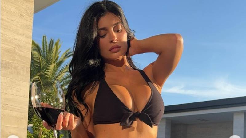 Vruće fotke prije rođendana: Kylie Jenner ne krije obline