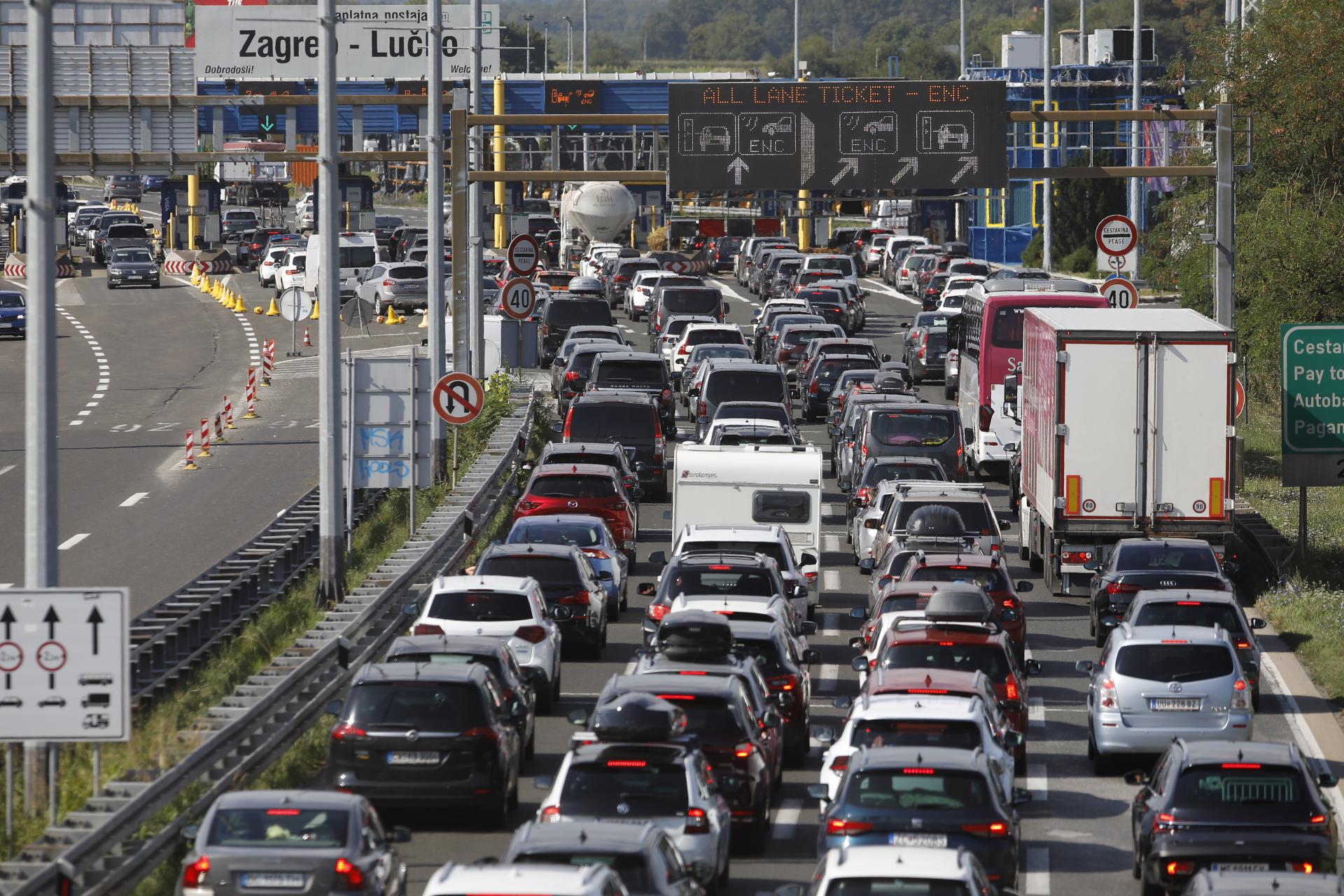 Požar u tunelu Sveti Rok: prekinut promet u oba smjera, kolona duga preko 5 kilometara