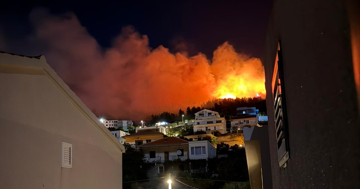 FOTO I VIDEO 150 vatrogasaca gasi požar kod Jesenica. Zatvorena Jadranska magistrala