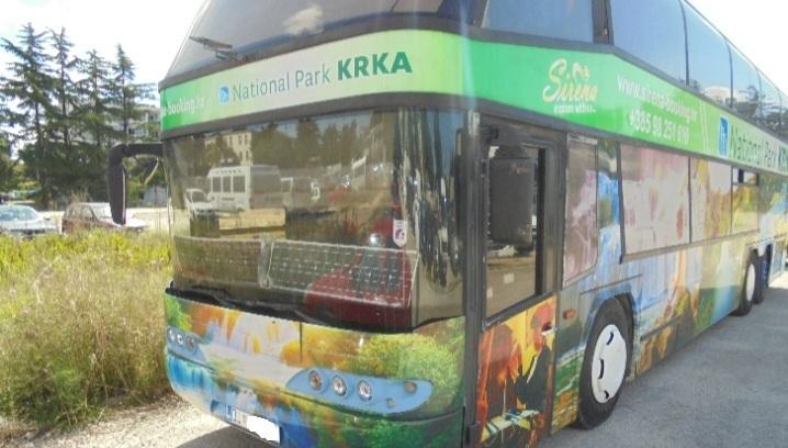 Pet godina kampira u autobusu usred Zadra, u kavezu drži i psa! Policija: Prijavljeno nam je, provodimo izvide…