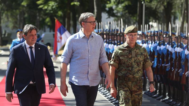 Ruski veleposlanik: Nadam se da je Vučić “riješio” izvoz streljiva iz Srbije Ukrajini